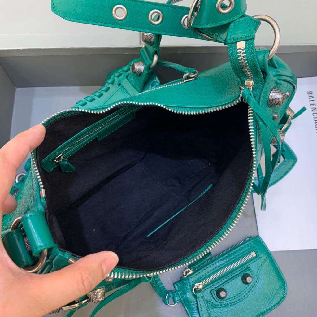 ショルダーバッグ・ポシェット BALENCIAGA LE CAGOLE SMALL MINT GREEN BAG Balenciaga Le Cagole small mint green bag | TheDoubleF
