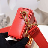 30 MONTAIGNE FLAP BAG