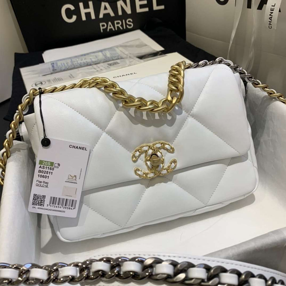 CHANEL 19 Medium Flap Bag