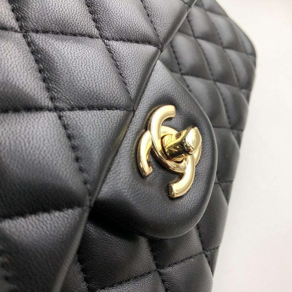 CHANEL Classic Flap Bag Black