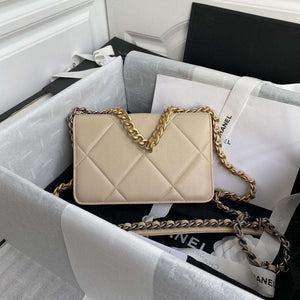 CHANEL 19 Wallet on chain WOC beige