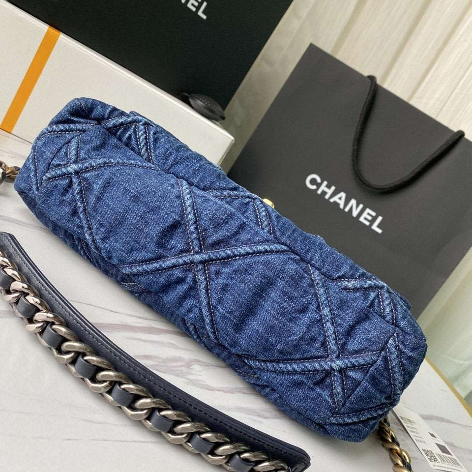 CHANEL 19 Maxi Denim Bag Large