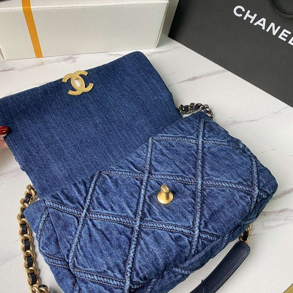 CHANEL 19 Maxi Denim Bag Large