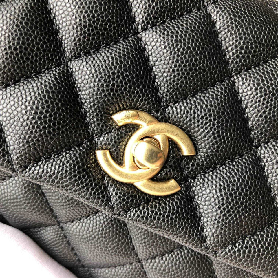 Chanel Black caviar quilted Bag With Coco Handle