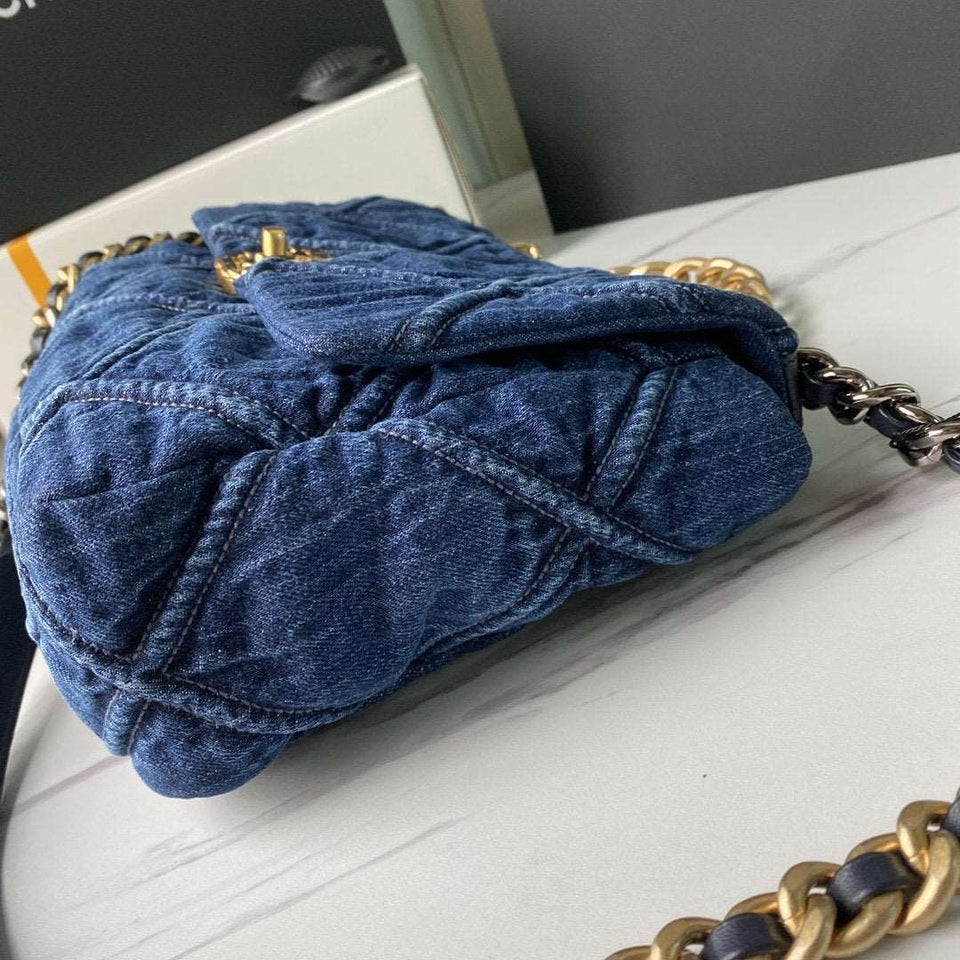 CHANEL 19 Maxi Denim Bag Large