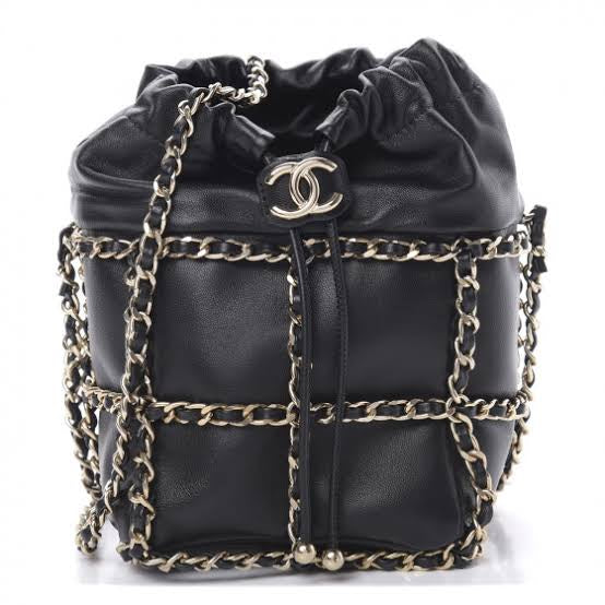 【CHANEL】ドローストリング・バケットバッグ★bucket bag★ CHANEL Calfskin Stitched Chain Bucket Bag Black 897423