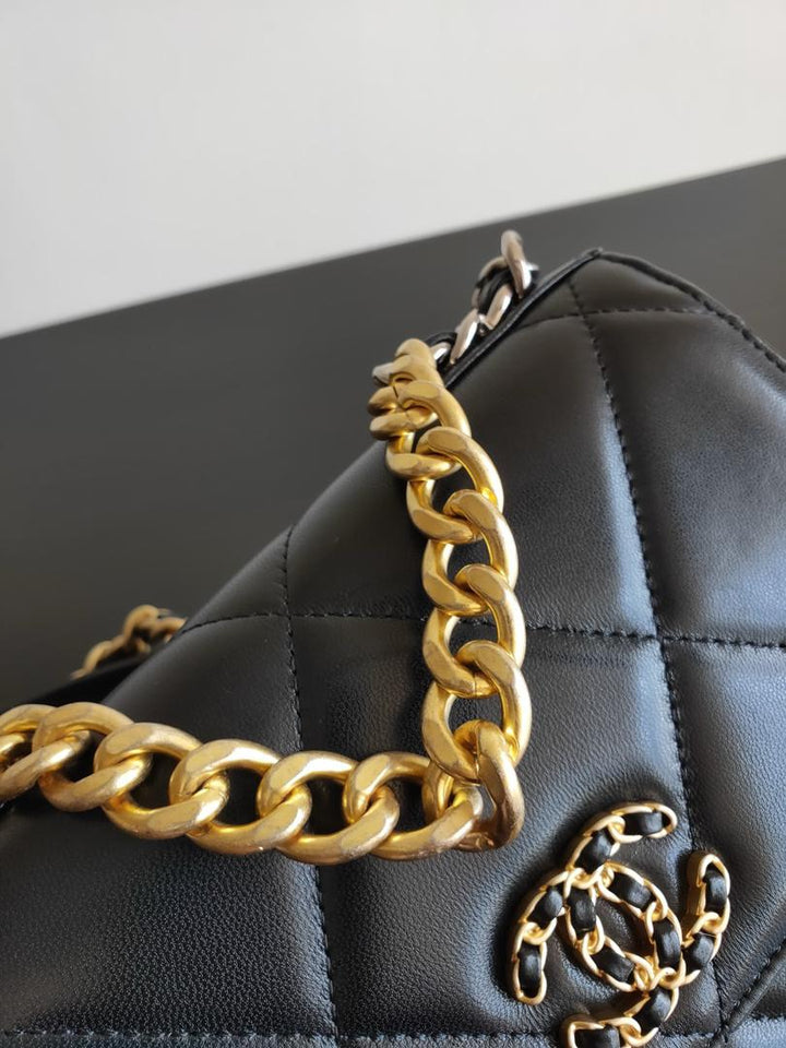 CHANEL 19 wallet on chain woc bag