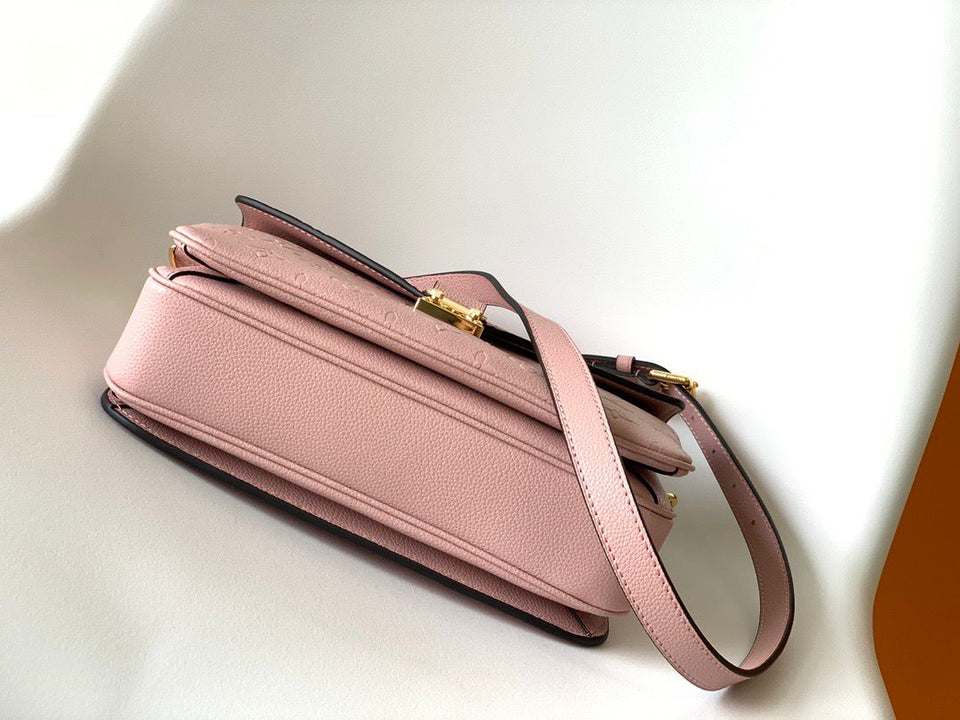 Louis Vuitton pochette métis Pink