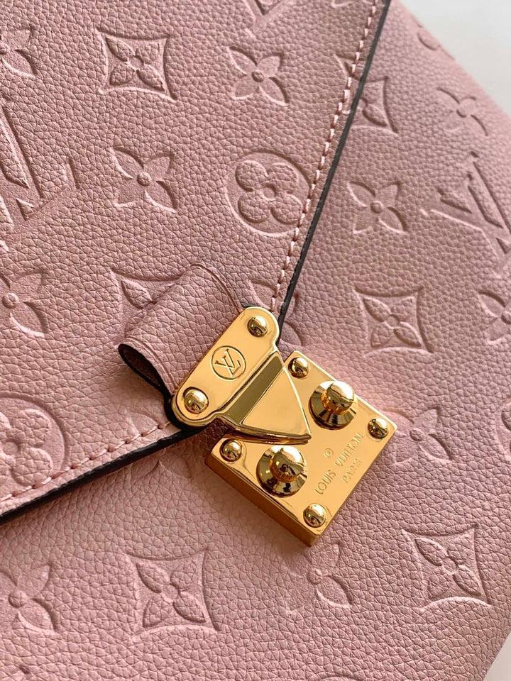 Louis Vuitton pochette métis Pink