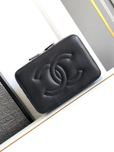 Chanel caviar zipper box bag