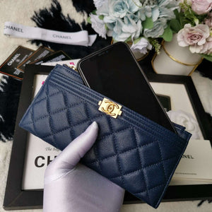 Chanel caviar quilted classic zip boy Pouch