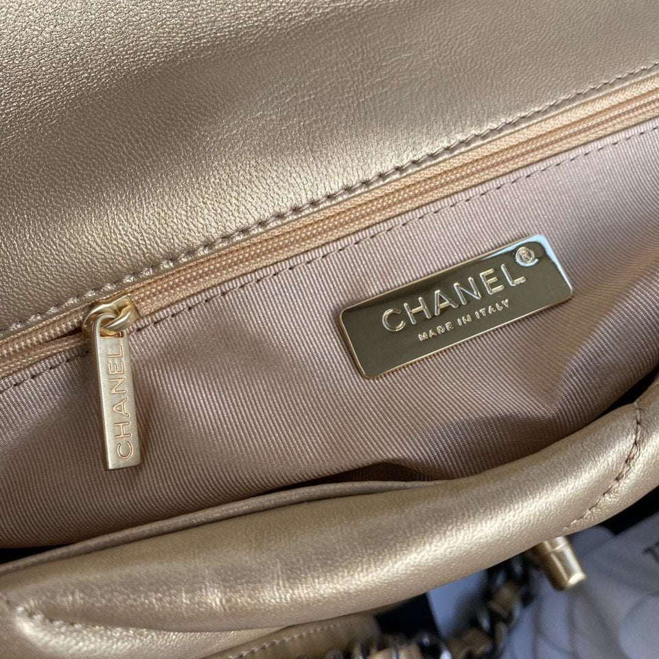 CHANEL 19 Maxi Flap Bag