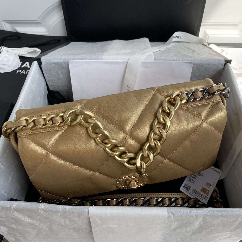 CHANEL 19 Maxi Flap Bag