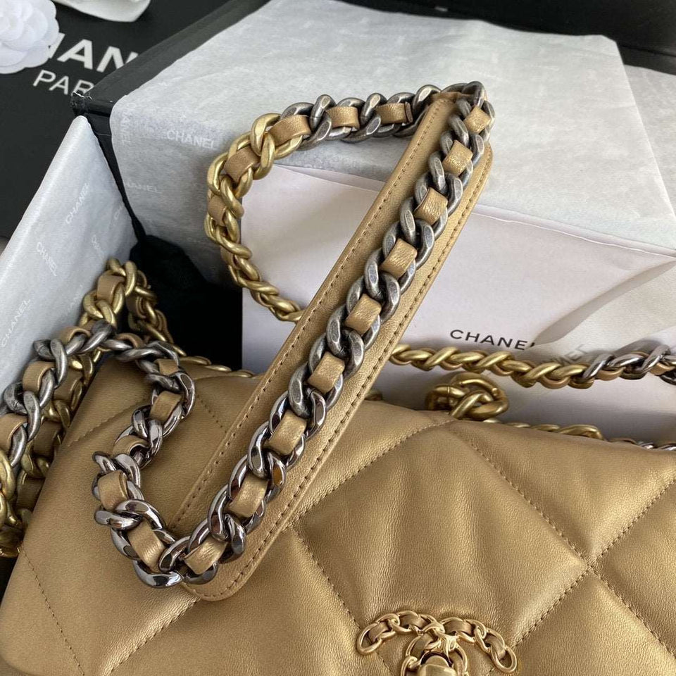 CHANEL 19 Maxi Flap Bag