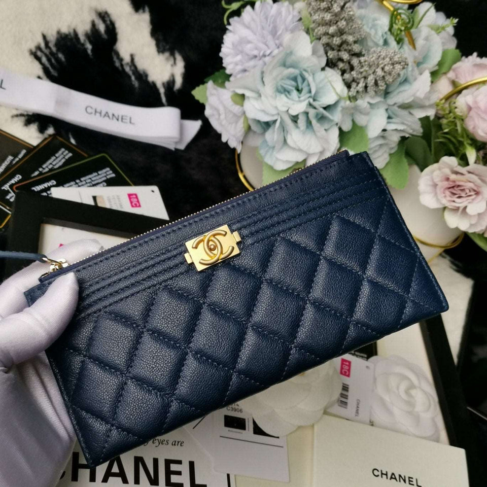 Chanel caviar quilted classic zip boy Pouch