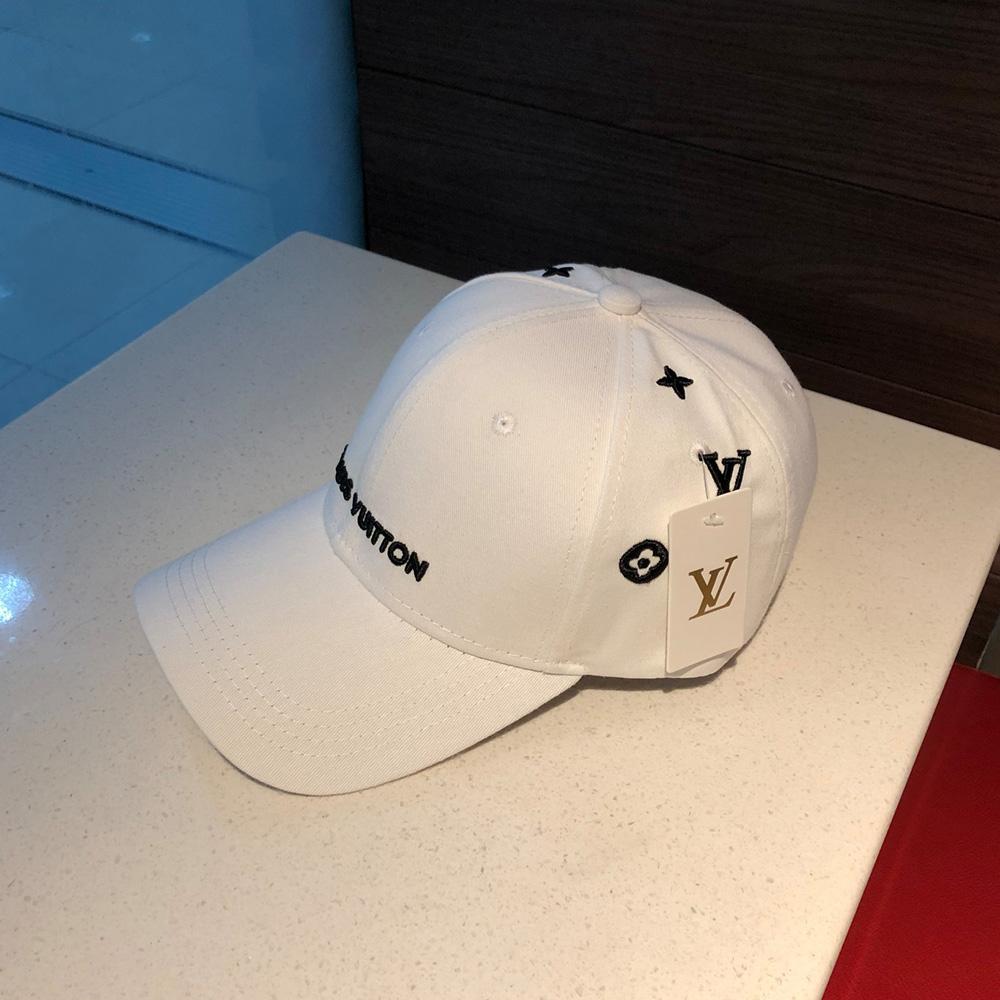 Louis Vuitton Hat White - 10 For Sale on 1stDibs