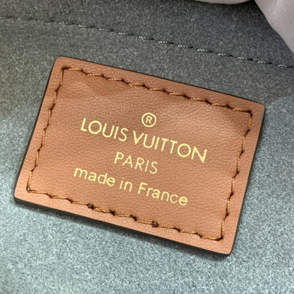 Louis Vuitton ON MY SIDE MM