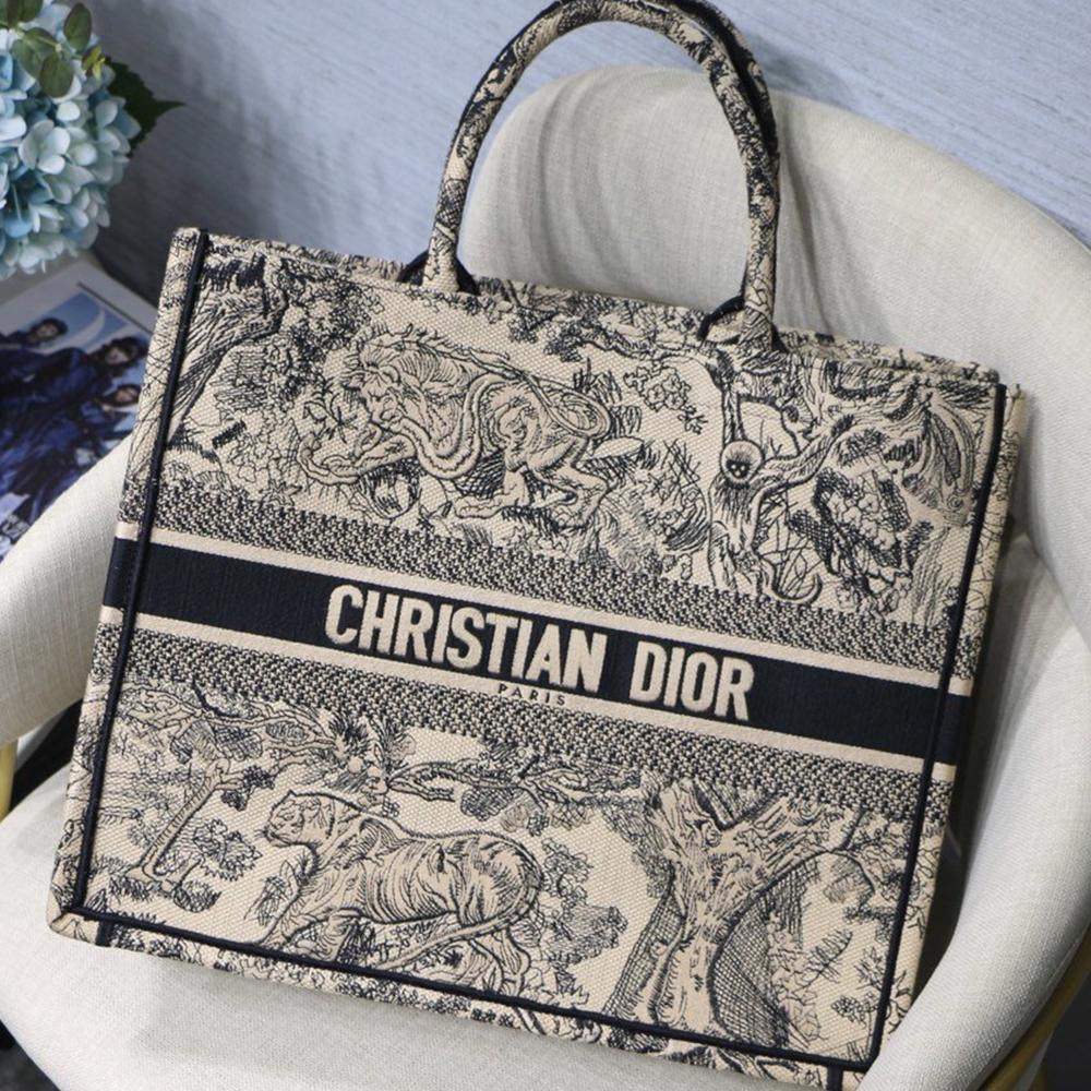 DIOR BOOK TOTE1
