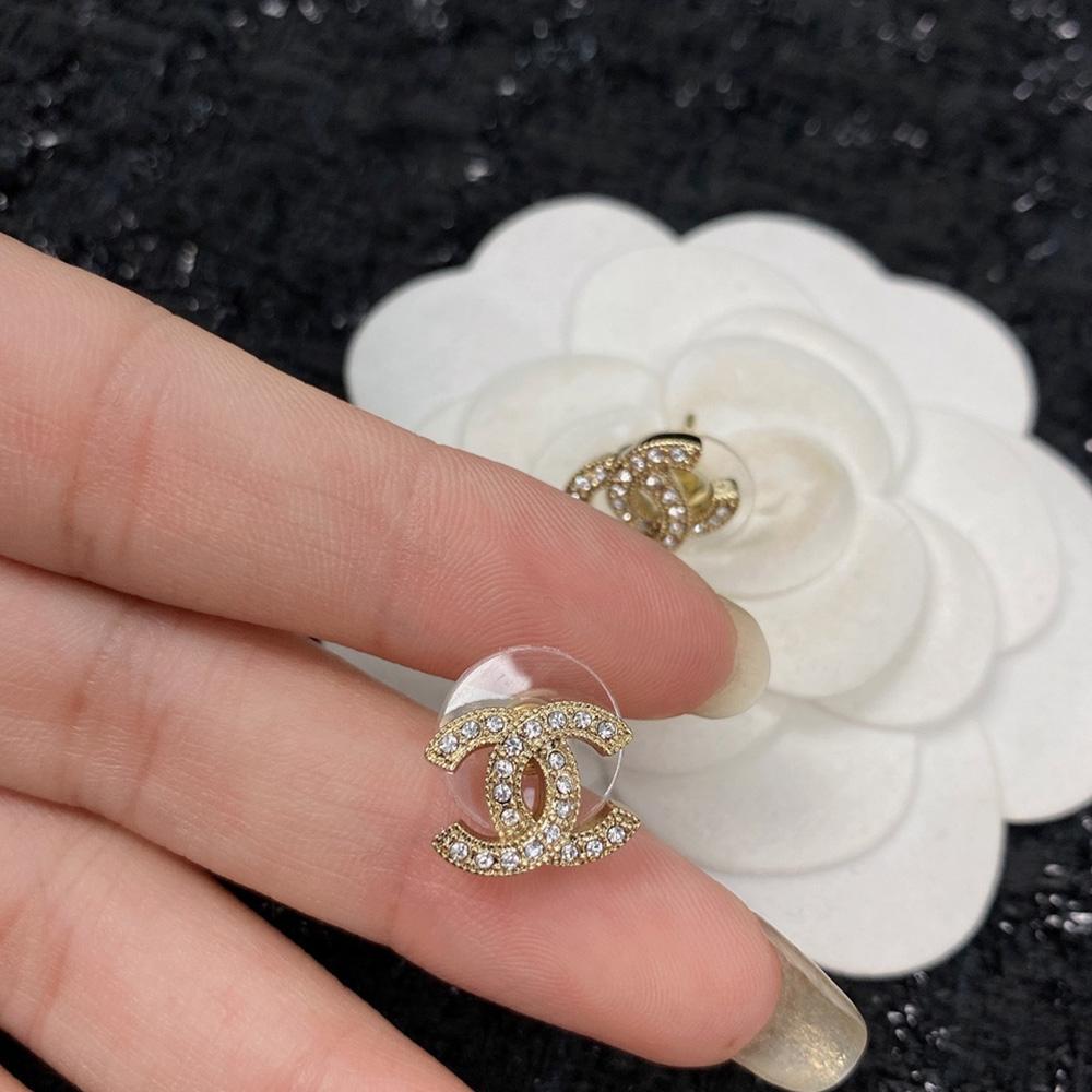 chanel earrings pearl clip