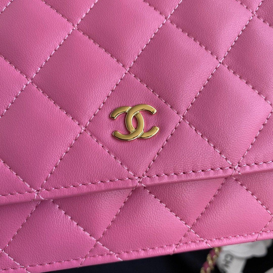 Chanel Wallet on chain Pink