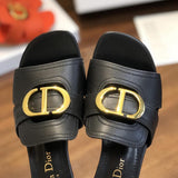 Dior  30 Montaigne slide