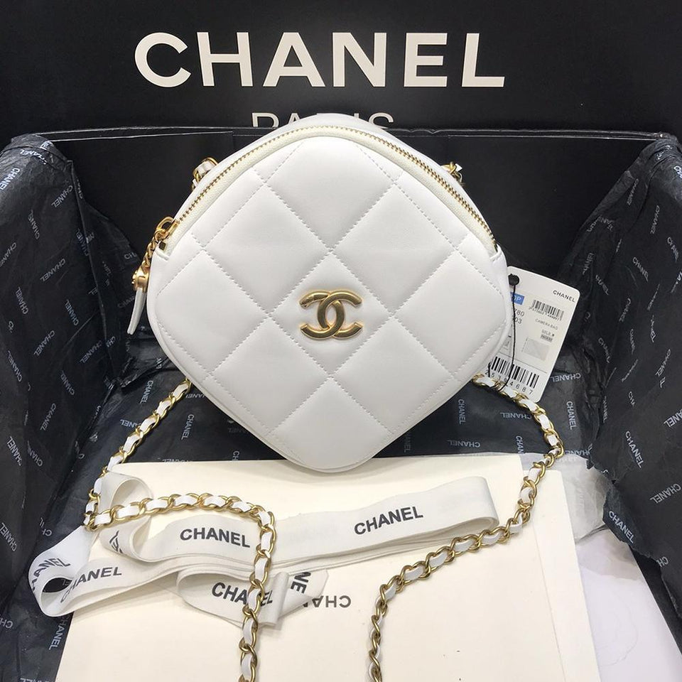 Chanel Runway white lambskin Leather Diamond Cut Bag Gold Chain